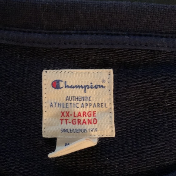 Champion navy French Terry sweatshirt. Lightly worn stitched logo. So cozy - Picture 5 of 6